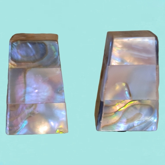 BEAUTIFUL VINTAGE ABALONE MOTHER OF PEARL SALT AND PEPPER SHAKERS - Picture 2 of 6